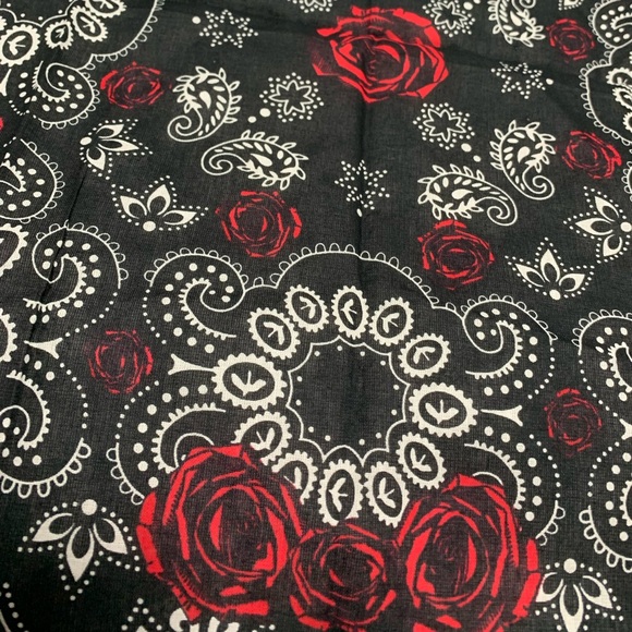 3/$10 Cotton Bandanna - Roses & Paisley Pattern - NWOT - Picture 2 of 5